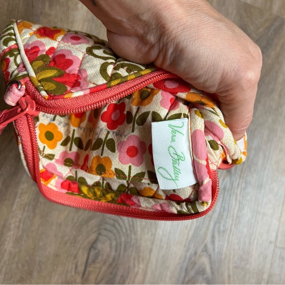 Vera Bradley wristlet - Picture 5 of 5